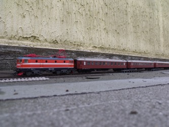 Rc2 1100 with InterRegio train at L�vh�jden